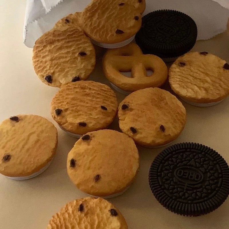Cookie phone holder
